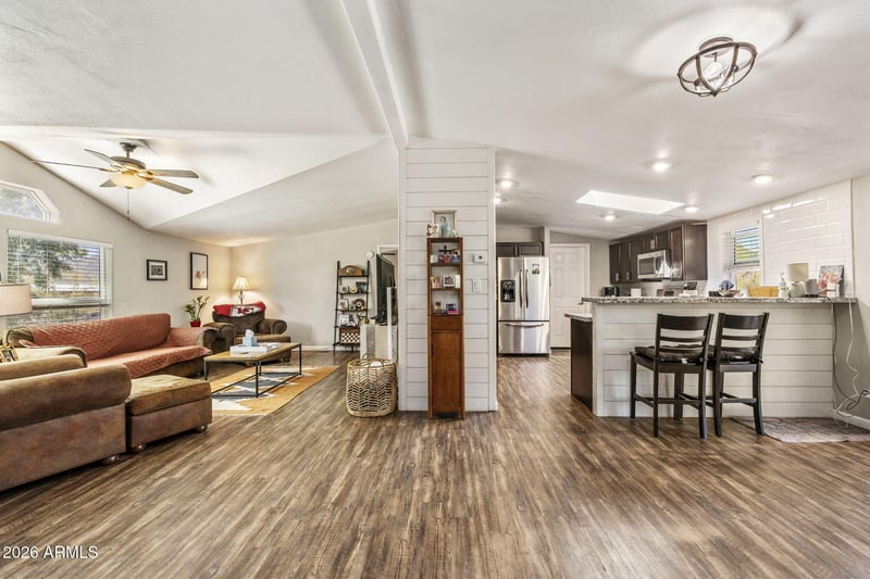42027 N 3rd St, Phoenix, AZ 85086
