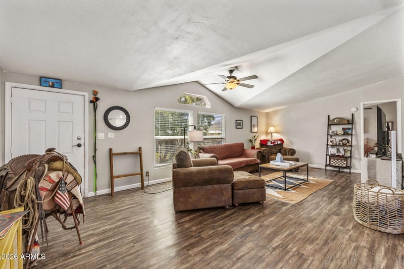 42027 N 3rd St, Phoenix, AZ 85086