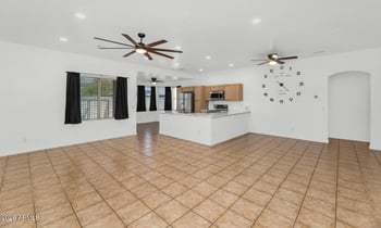 4204 78th Ln, Phoenix, AZ 85043