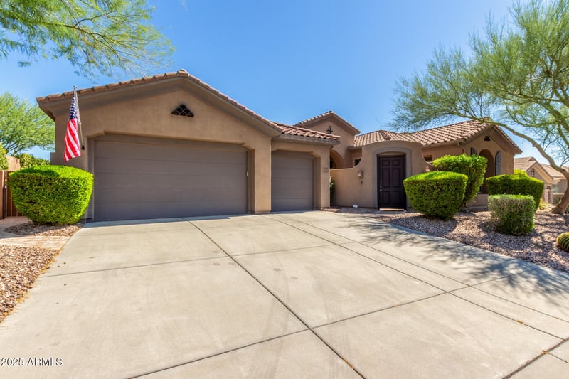 42041 Mountain Cove Dr, Phoenix, AZ 85086