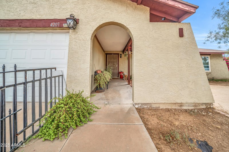 4207 79th Ln, Phoenix, AZ 85033