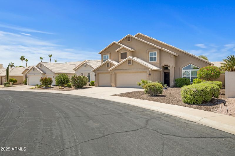 4207 E Rockledge Rd, Phoenix, AZ 85044