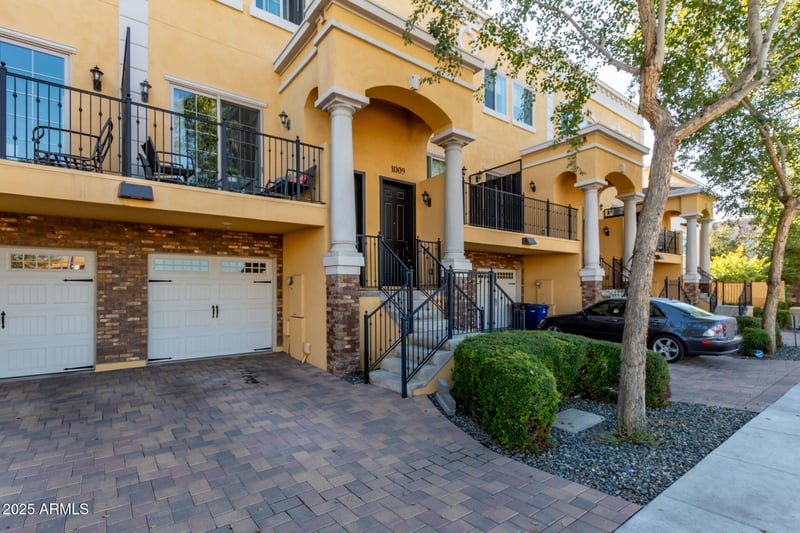 421 6th St #1009, Tempe, AZ 85281