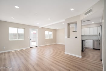 421 Hidalgo Ave, Phoenix, AZ 85040