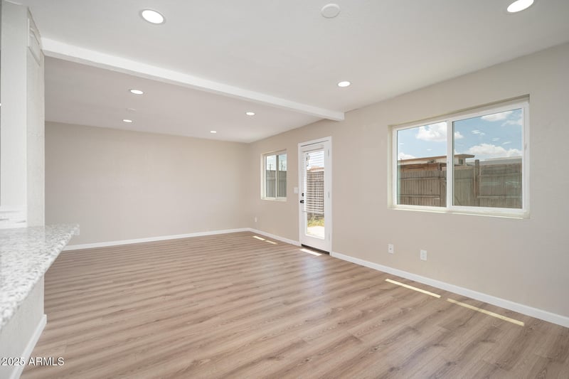 421 Hidalgo Ave, Phoenix, AZ 85040