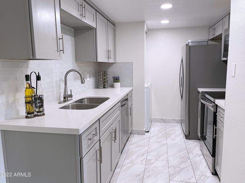 4211 E Palm Ln #215, Phoenix, AZ 85008