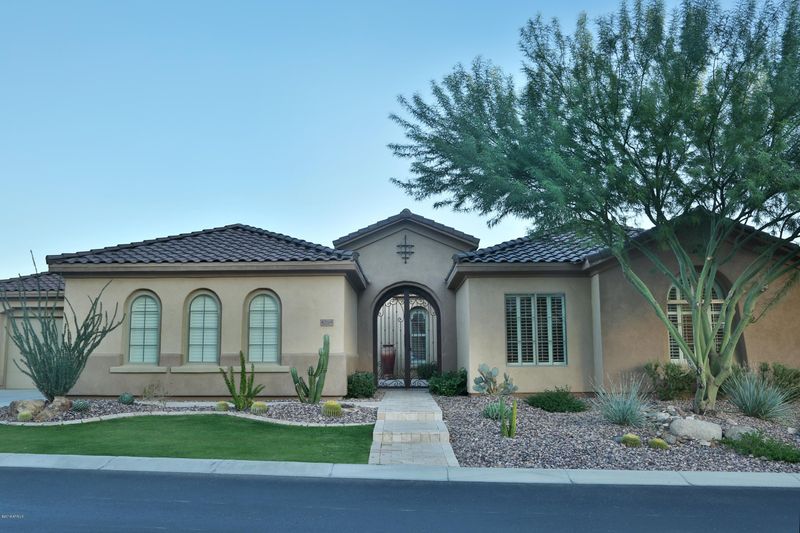 42119 N Mountain Cove Dr, Phoenix, AZ 85086