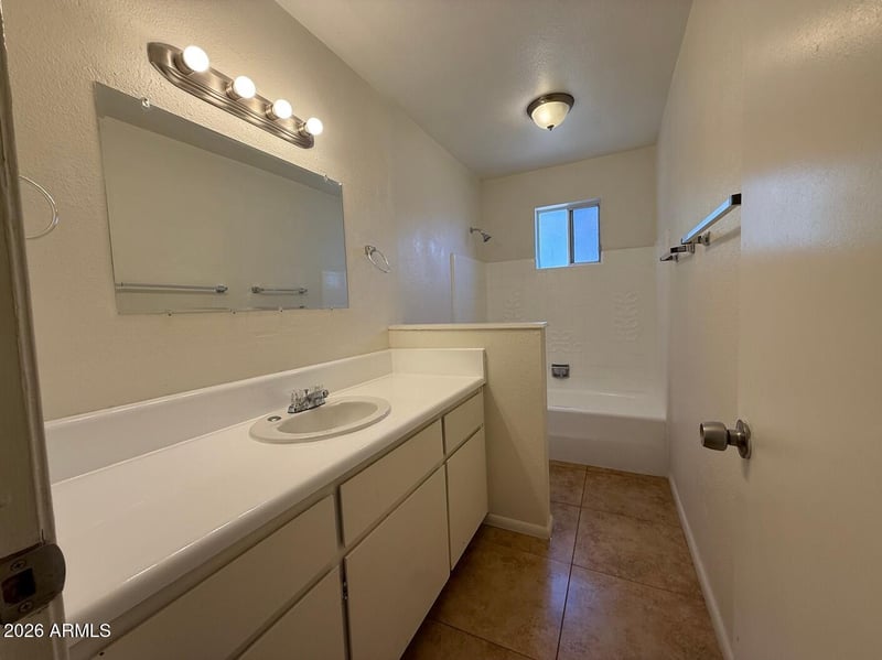4212 Cinnabar Ave, Phoenix, AZ 85051