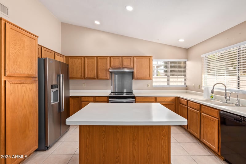 4213 Brookwood Ct, Phoenix, AZ 85048