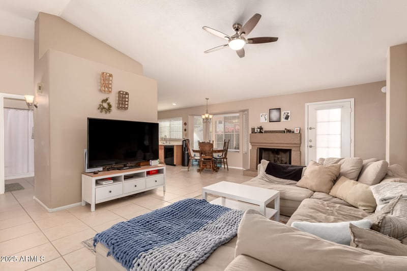 4213 Brookwood Ct, Phoenix, AZ 85048