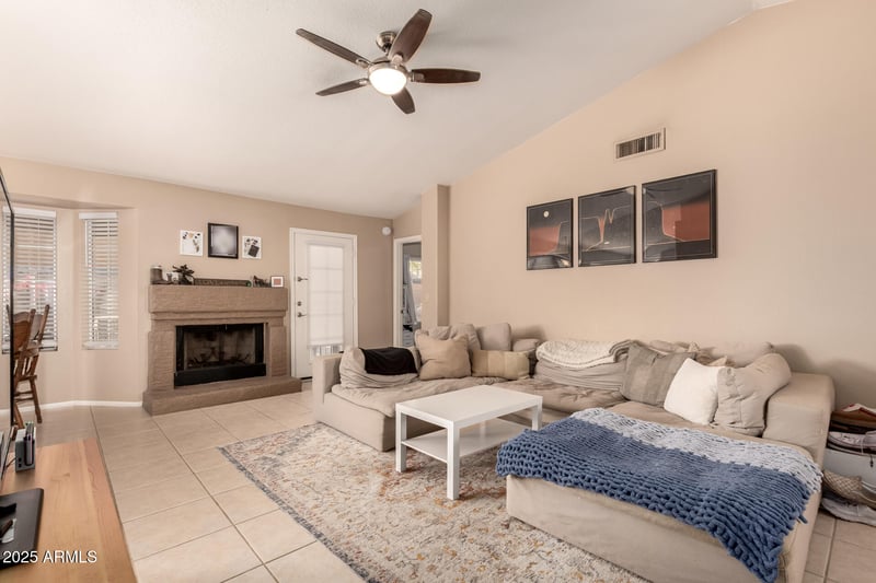 4213 Brookwood Ct, Phoenix, AZ 85048