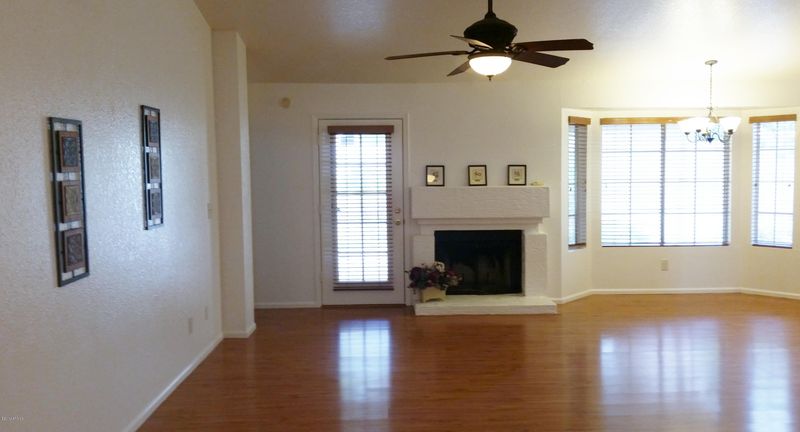 4214 E Brookwood Ct, Phoenix, AZ 85048