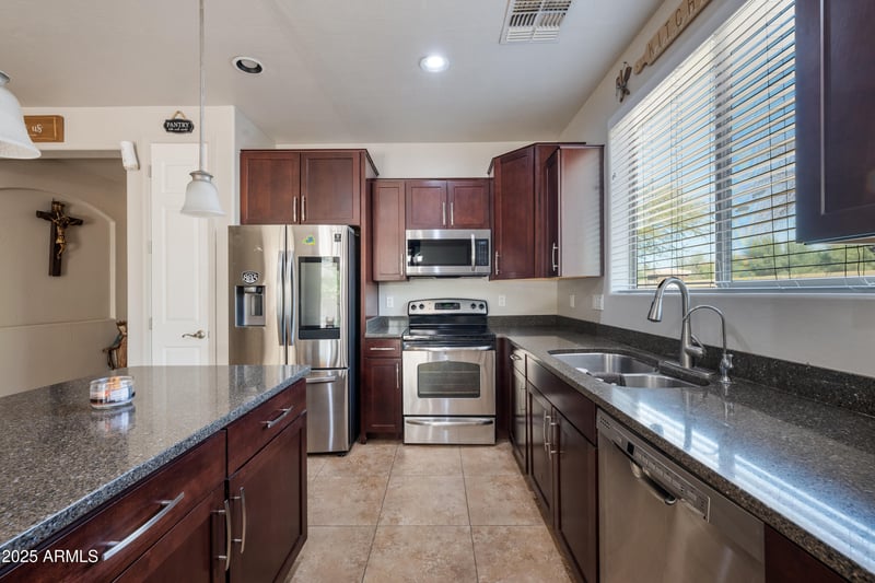 4215 154th Dr, Goodyear, AZ 85395