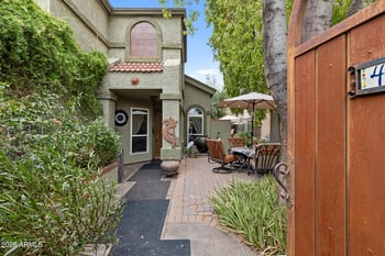 422 E Kerry Ln, Phoenix, AZ 85024