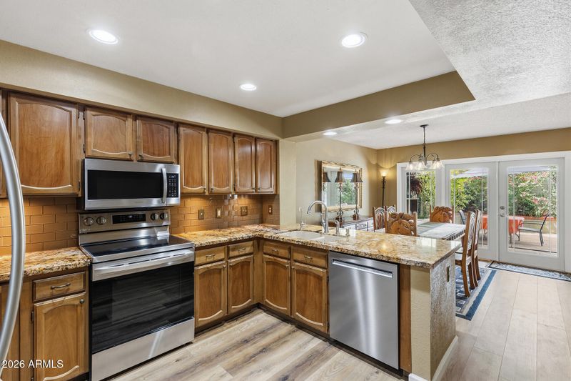 422 E Kerry Ln, Phoenix, AZ 85024