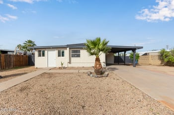 422 Wagoner Rd, Phoenix, AZ 85022