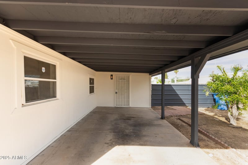 422 Wagoner Rd, Phoenix, AZ 85022