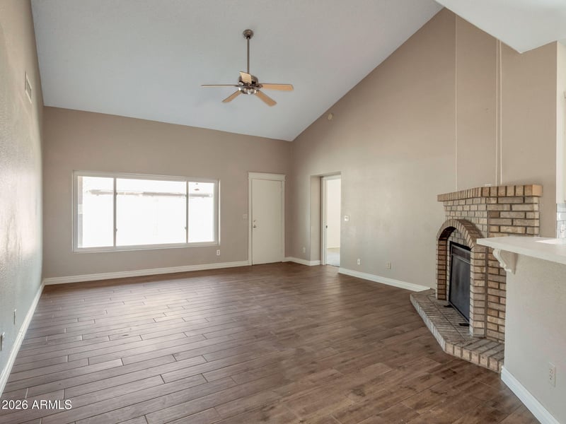 4220 W Creedance Blvd, Glendale, AZ 85310