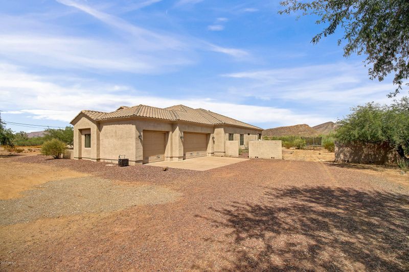 42203 N 9th Ave, Phoenix, AZ 85086