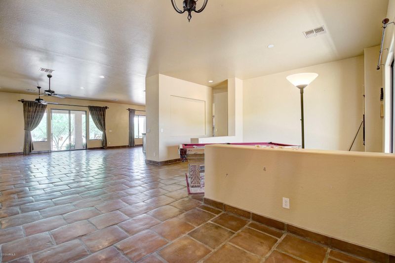 42203 N 9th Ave, Phoenix, AZ 85086