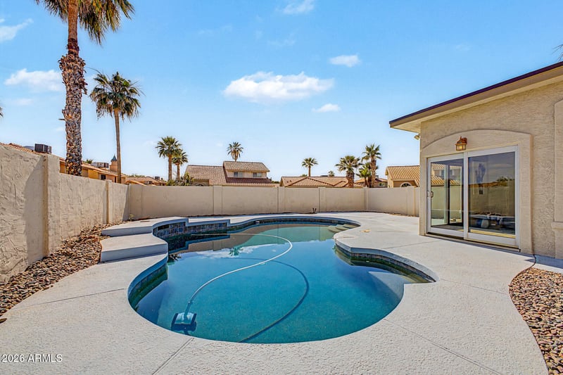 4221 Amberwood Dr, Phoenix, AZ 85048