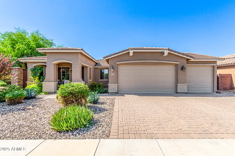 42214 Ambrosio Dr, San Tan Valley, AZ 85140