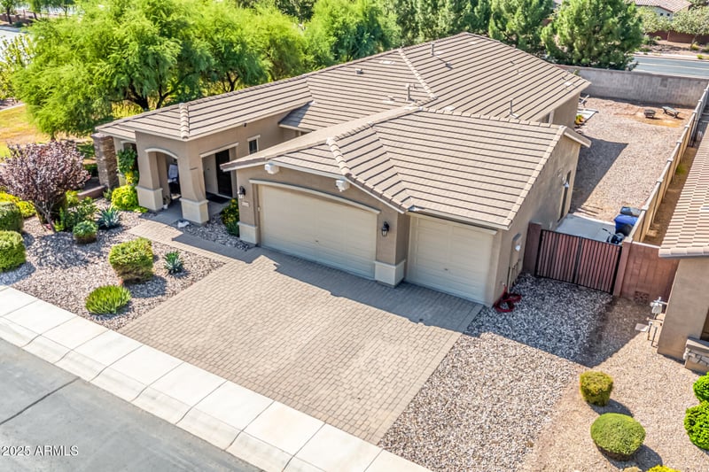 42214 Ambrosio Dr, San Tan Valley, AZ 85140