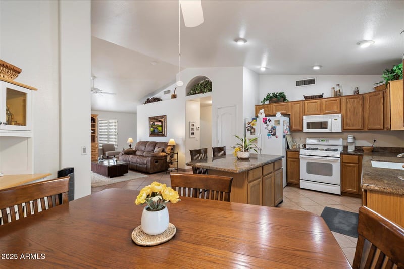 4222 Rosemonte Dr, Phoenix, AZ 85050
