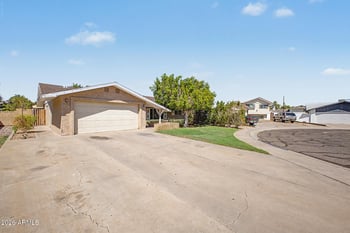 4222 W Solano Dr, Phoenix, AZ 85019