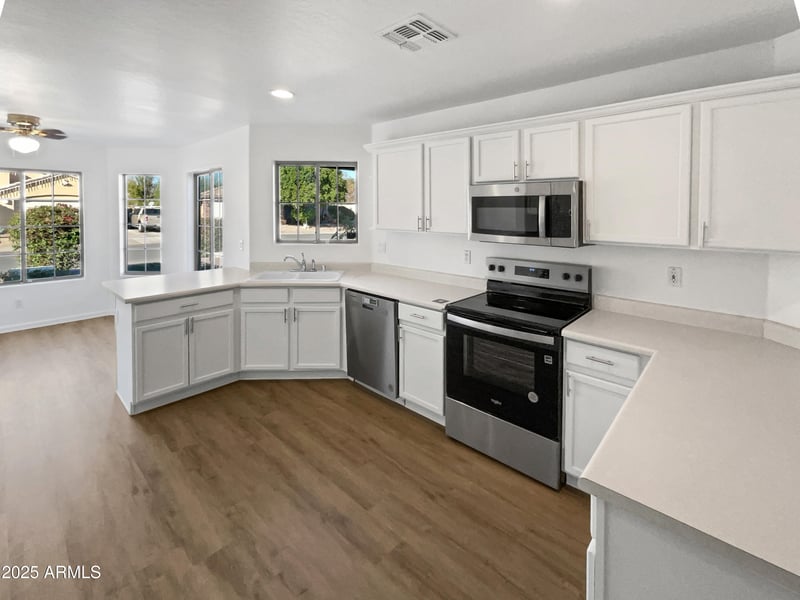 4225 92nd Ln, Phoenix, AZ 85037