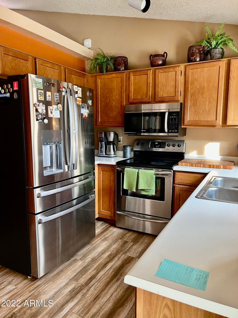 4225 E Briarwood Ter, Phoenix, AZ 85048