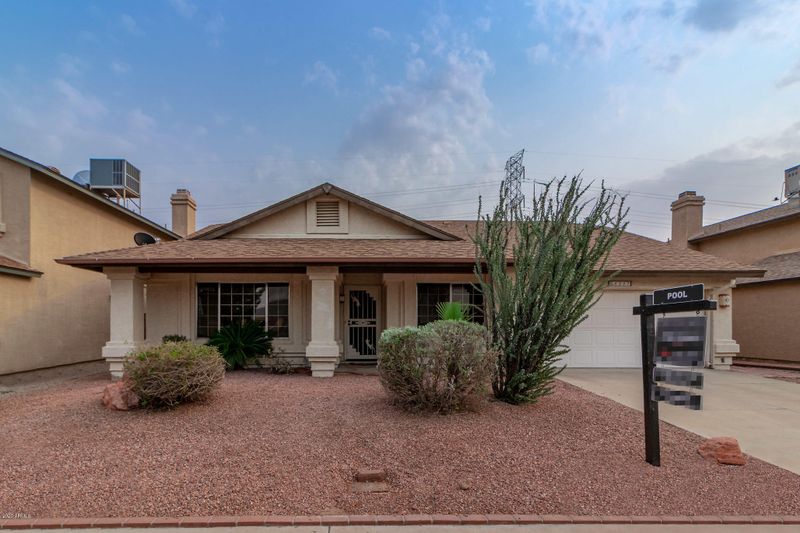 4227 W Whispering Wind Dr, Glendale, AZ 85310