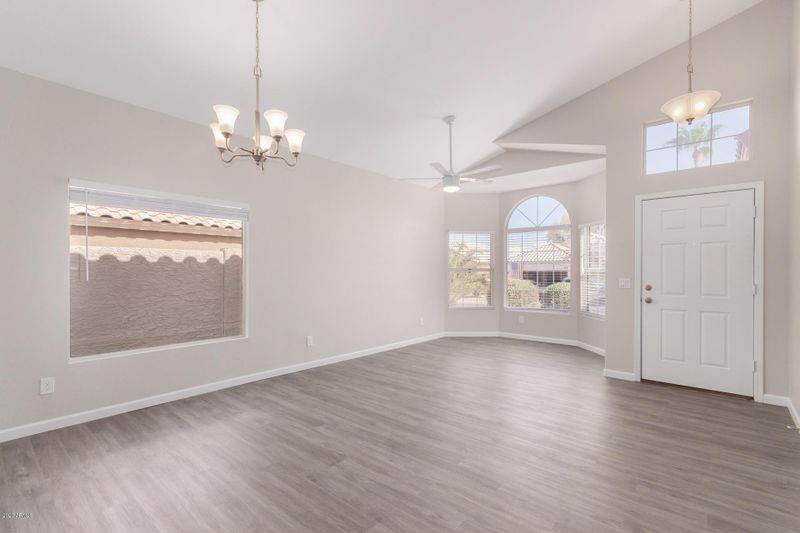 4228 E South Fork Dr, Phoenix, AZ 85044