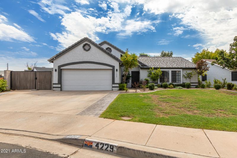 4229 E Holmes Cir, Mesa, AZ 85206