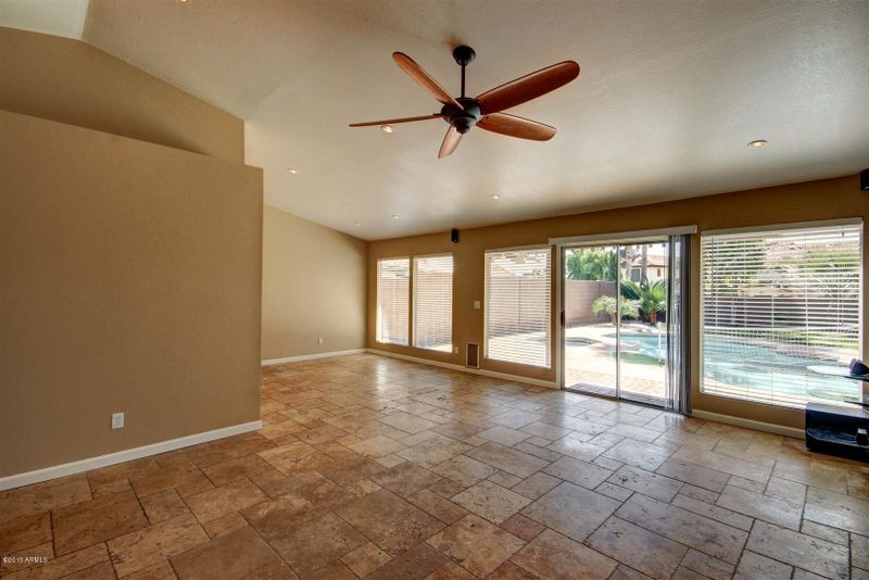4229 E Tanglewood Dr, Phoenix, AZ 85048