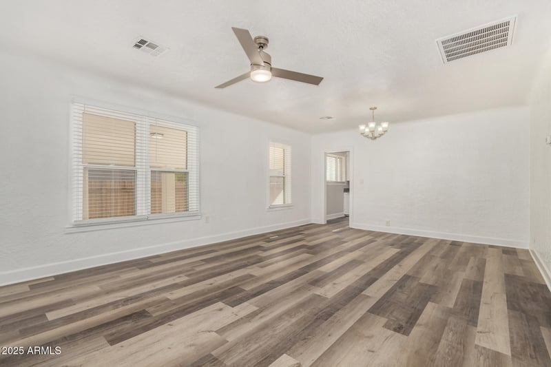 423 Crescent Ave, Mesa, AZ 85204