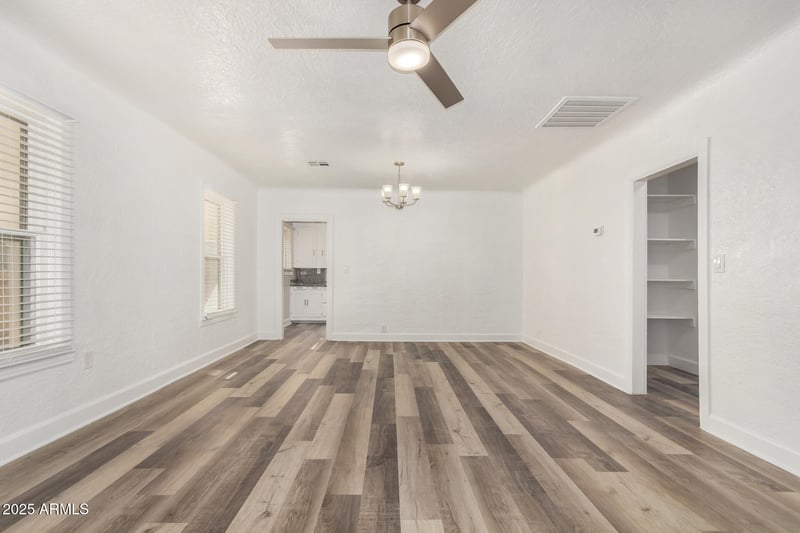 423 Crescent Ave, Mesa, AZ 85204