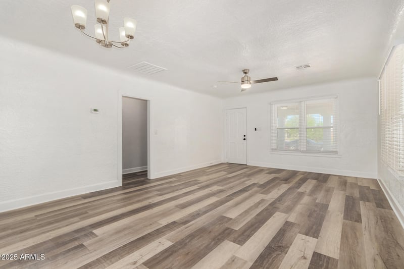 423 Crescent Ave, Mesa, AZ 85204