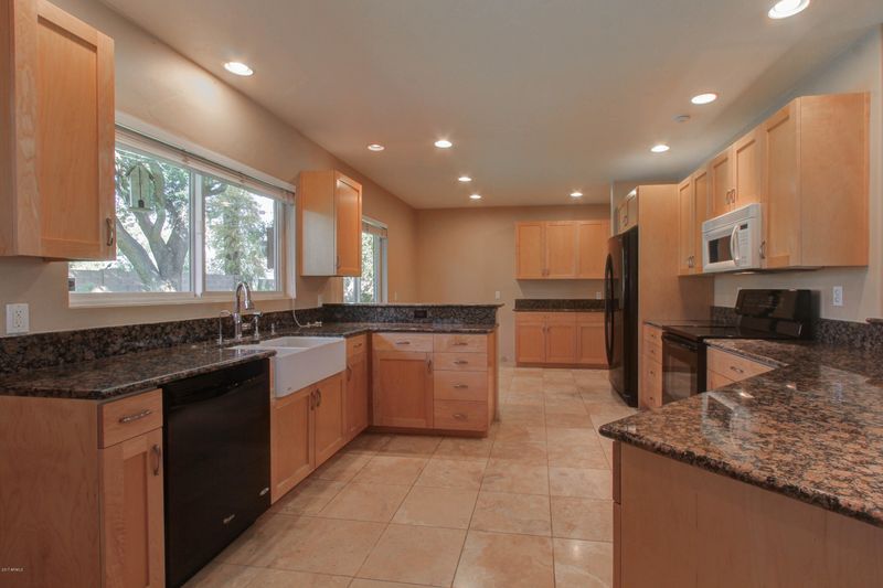 4232 N 34th St, Phoenix, AZ 85018