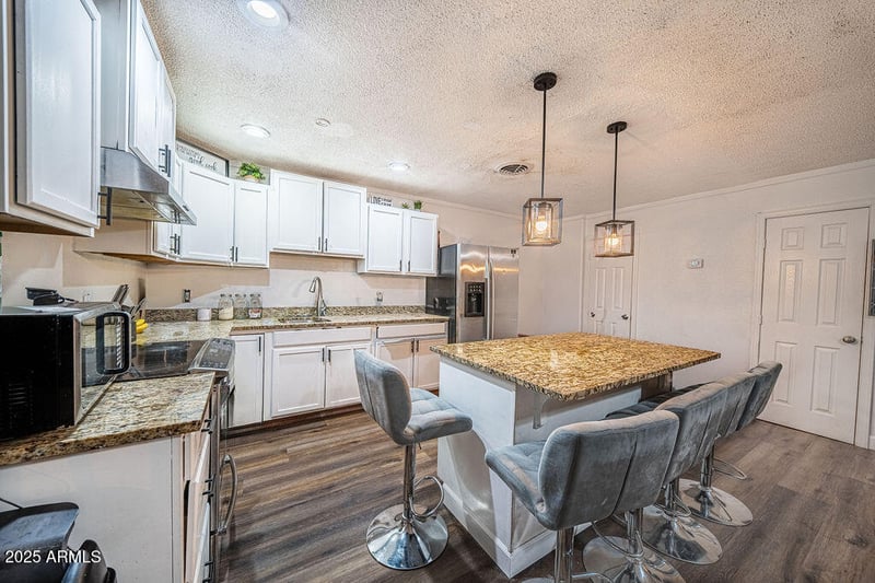 4233 68th Ave, Phoenix, AZ 85033