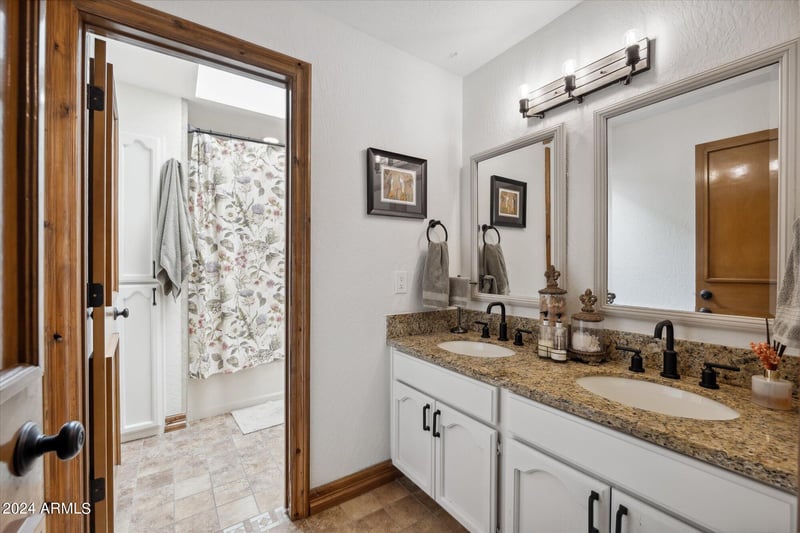 4233 Sandra Ter, Phoenix, AZ 85053