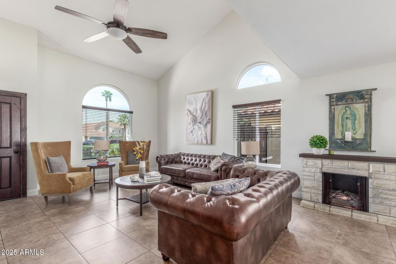 4234 E Frye Rd, Phoenix, AZ 85048