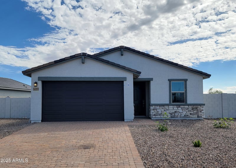 4235 Monika Ln, San Tan Valley, AZ 85144