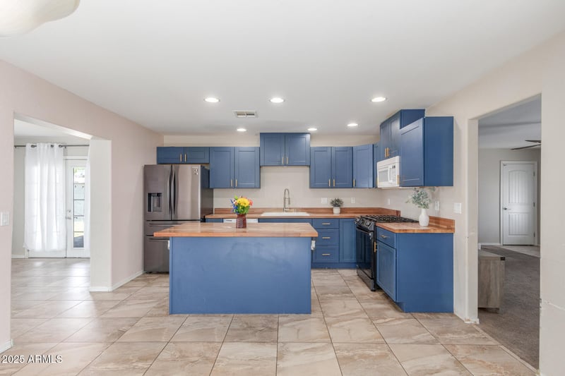 4238 Krall St, Phoenix, AZ 85019