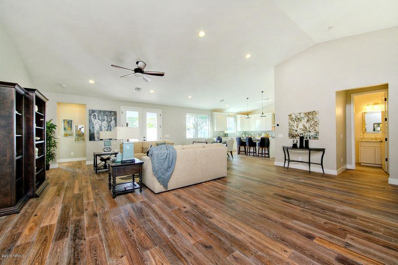 4239 E Cheery Lynn Rd, Phoenix, AZ 85018