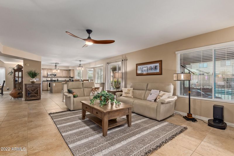 4239 E Coolbrook Ave, Phoenix, AZ 85032