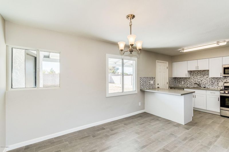 4239 W Alta Vista Rd, Phoenix, AZ 85041