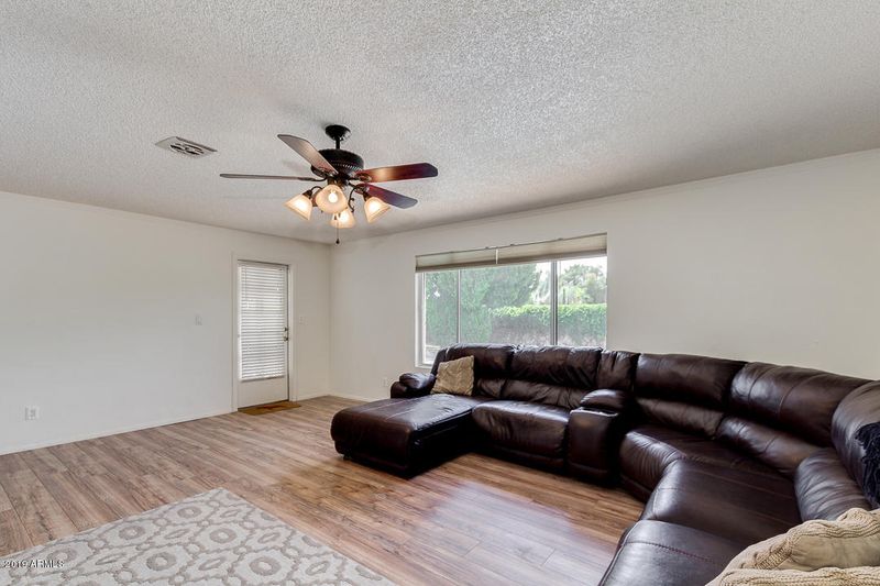 4239 W Redfield Rd, Phoenix, AZ 85053