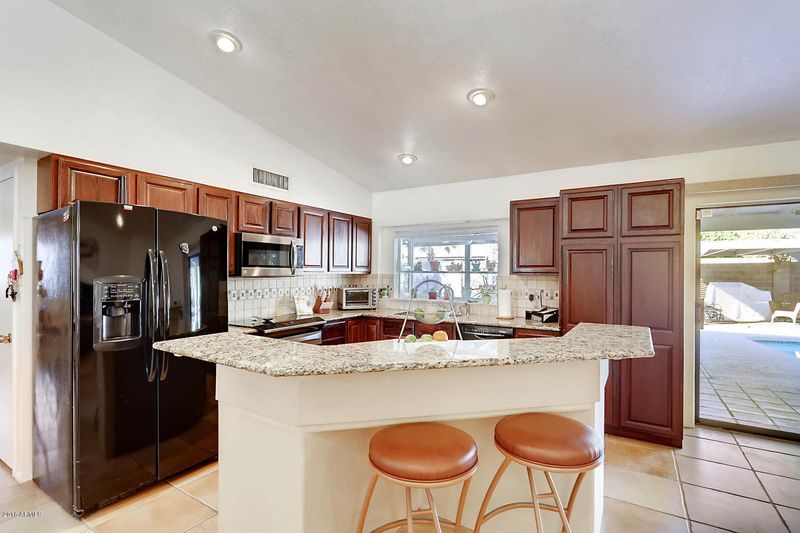 424 E Le Marche Ave, Phoenix, AZ 85022