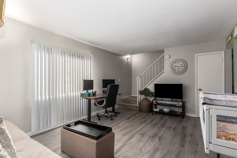4240 67th Ln, Phoenix, AZ 85033